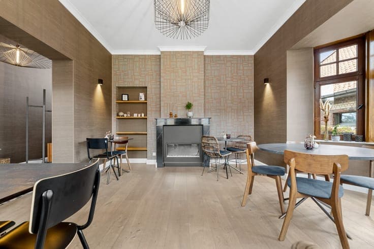 Uniek erfgoedpand met restaurant, twee appartementen en p...
