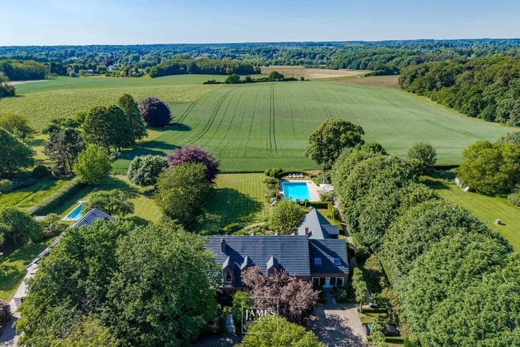 Property on land with breathtaking views of the fields