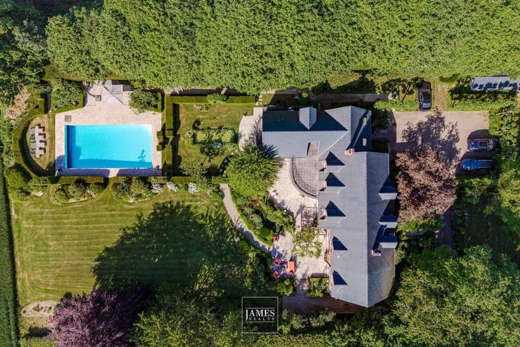 Property on land with breathtaking views of the fields