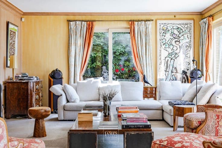 Property on land with breathtaking views of the fields