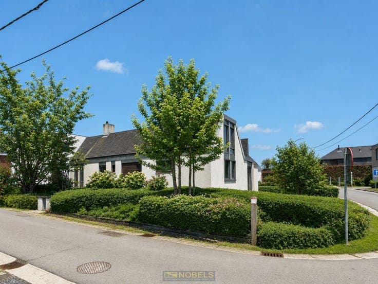 Te koop, verder af te werken open bebouwing met garage en...