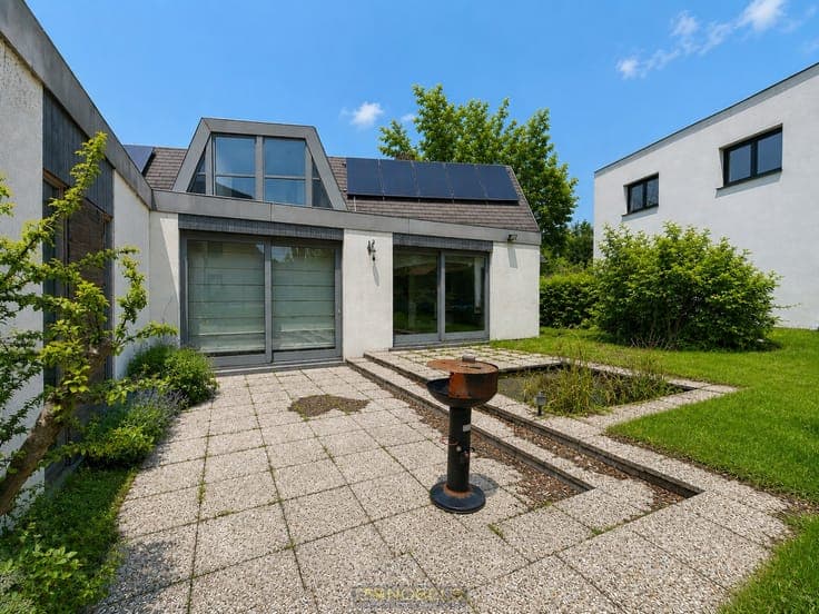 Te koop, verder af te werken open bebouwing met garage en...