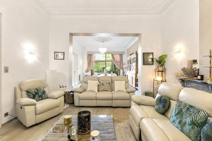 Charming townhouse with 5 bedrooms & garden in city centre