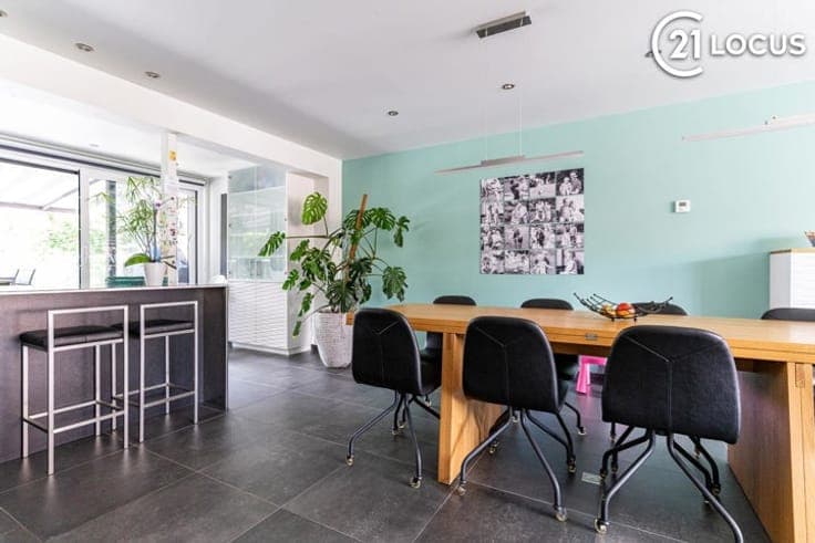 205 m² of living comfort with home office and garden