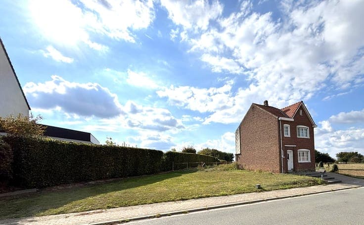 To renovate house on 26a70ca