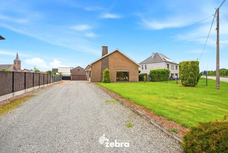 Ruime open bebouwing met 4 slaapkamers te Nukerke (Maarke...