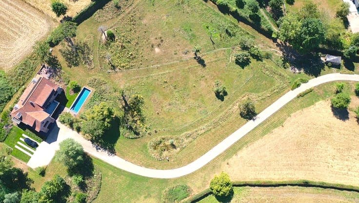 Elegant living in an exceptionally green setting
