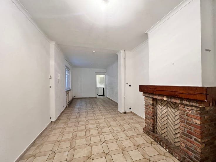 Near Josaphat Park - mixed-use building in need of renovatio