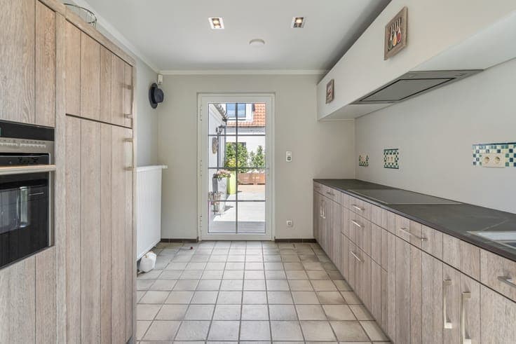 Villa met zwembad en prachtige tuin te Herk-de-Stad