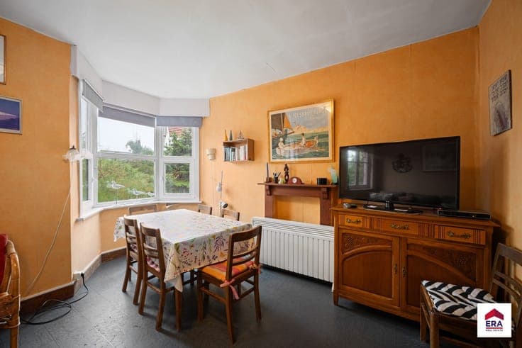 Semi-detached house in Oostduinkerke centre