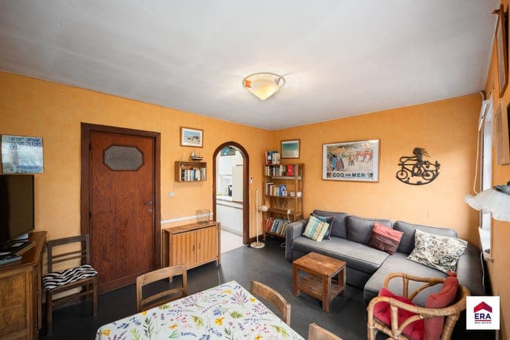 Semi-detached house in Oostduinkerke centre