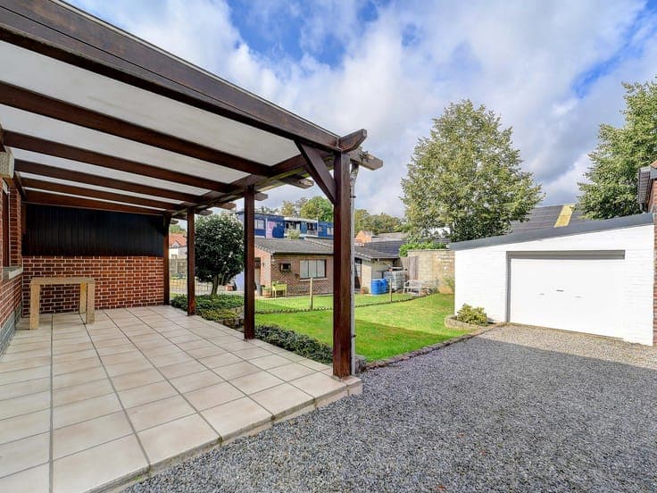 Home with garden and garage in Overijse