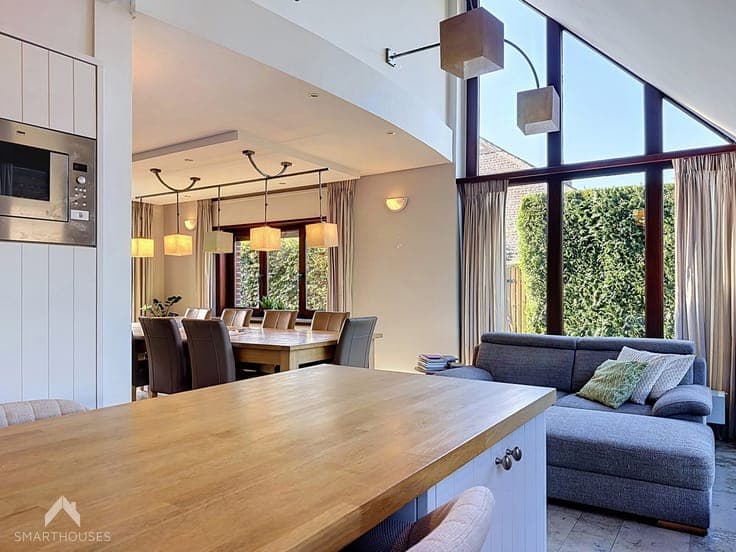 Unique detached home, 4 beds, annex and garden