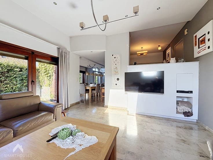 Unique detached home, 4 beds, annex and garden
