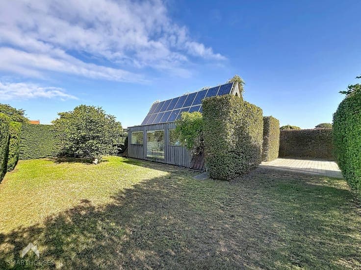 Unique detached home, 4 beds, annex and garden