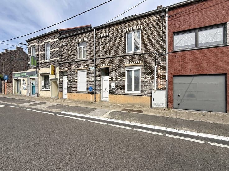 Instapklare stadwoning met koer, 2/3 slpks