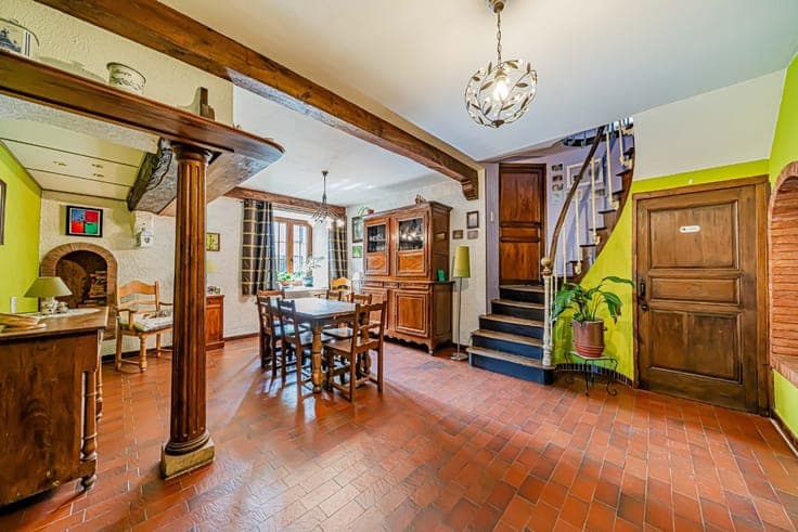 5-bedroom house with a pool in Chantemelle.
