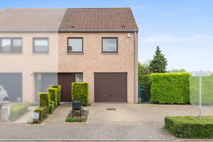 Semi-detached home with field views