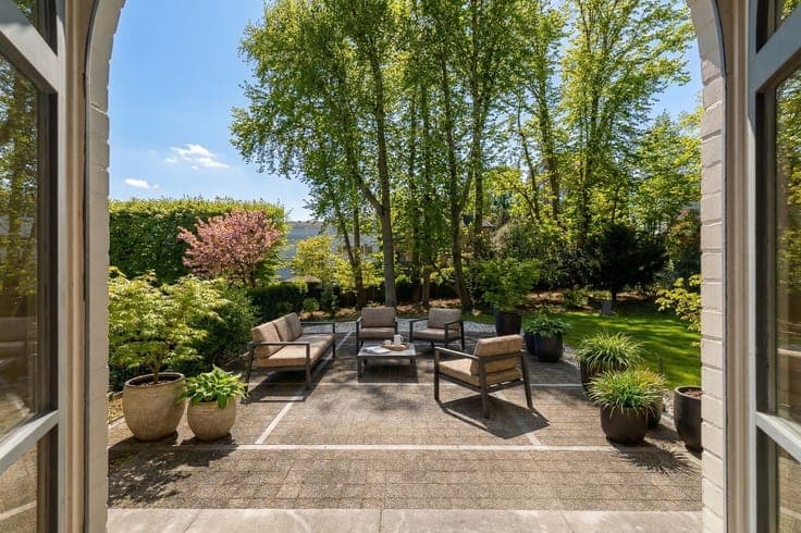 Royal Léopold - Elegant villa with landscaped garden