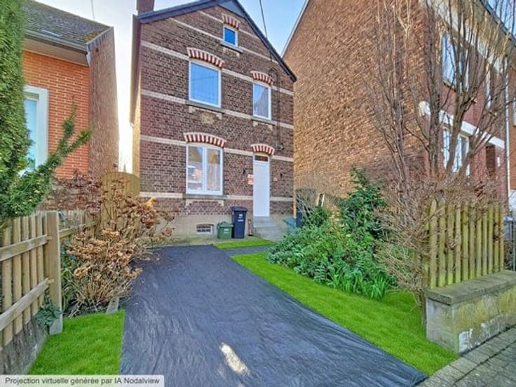 House 4 facades - ± 100m² - 2 bedrooms + cellars and attic !