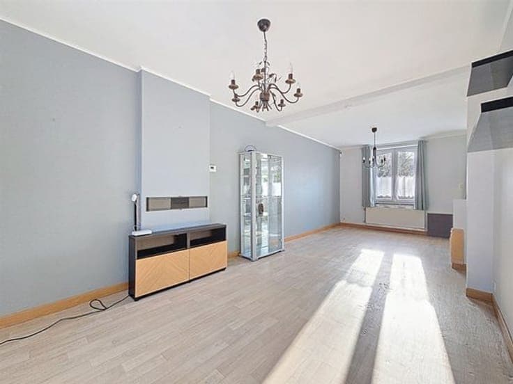 House 4 facades - ± 100m² - 2 bedrooms + cellars and attic !