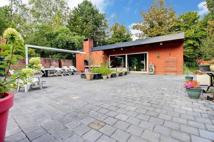 Single-storey architect-designed villa – Professional use