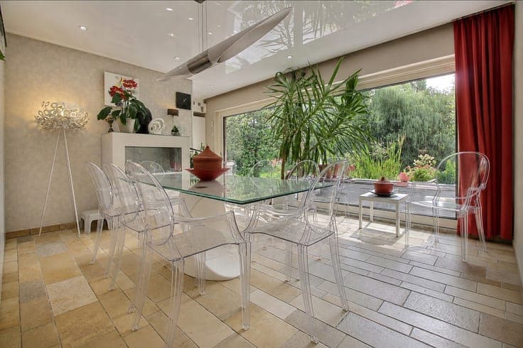 Single-storey architect-designed villa – Professional use