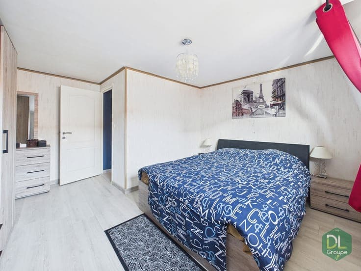 Well-maintained house with 3 bedrooms and a terrace