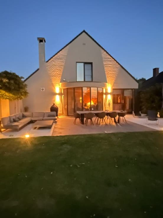 Spacious ready-to-move-in villa with 5 bedrooms