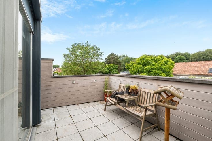 Versatile home (272 m²) with commercial space in Erembodegem