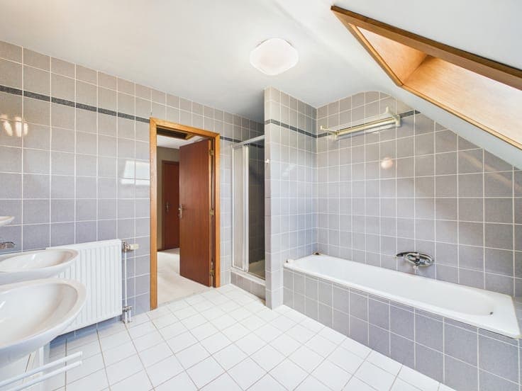 3-Bedroom Villa with GARAGE, GARDEN & Large TERRACE