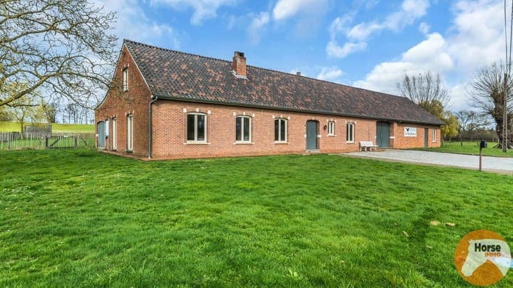 PAAL - Landelijk centraal gelegen langgevelhoeve op 1ha24