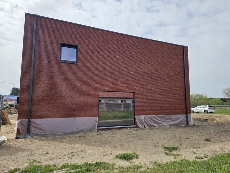 STIJLVOLLE MODERNE NIEUWBOUW MET GARAGE