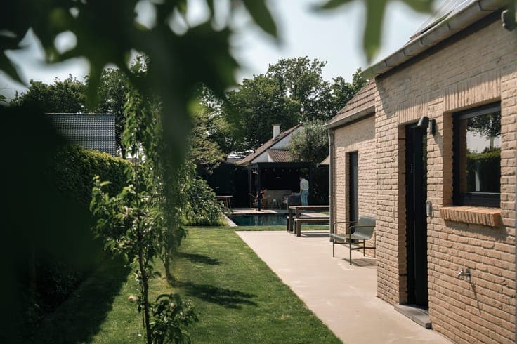 Family house with swimming pool for sale in Oostkamp