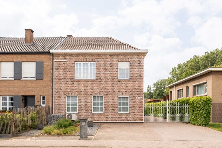 Energiezuinige, uitstekend onderhouden woning met mooie tuin