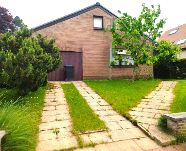 Charming 3-Bed Home with Lush Garden