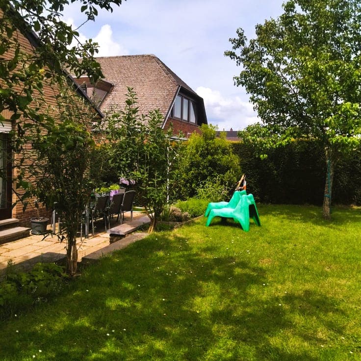 Charming 3-Bed Home with Lush Garden