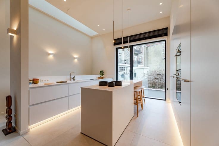 Brugmann Square NEW HOUSE