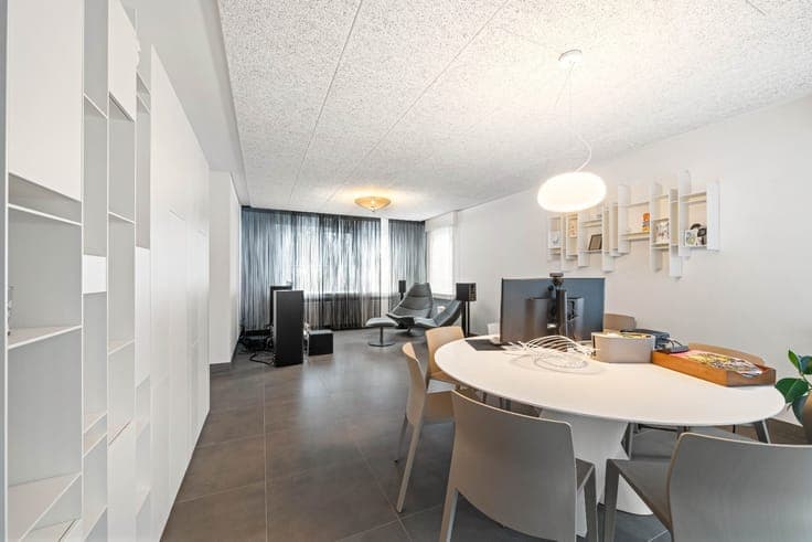 TRENDY RENOVATED semi-detached house with GARAGE and GARDEN
