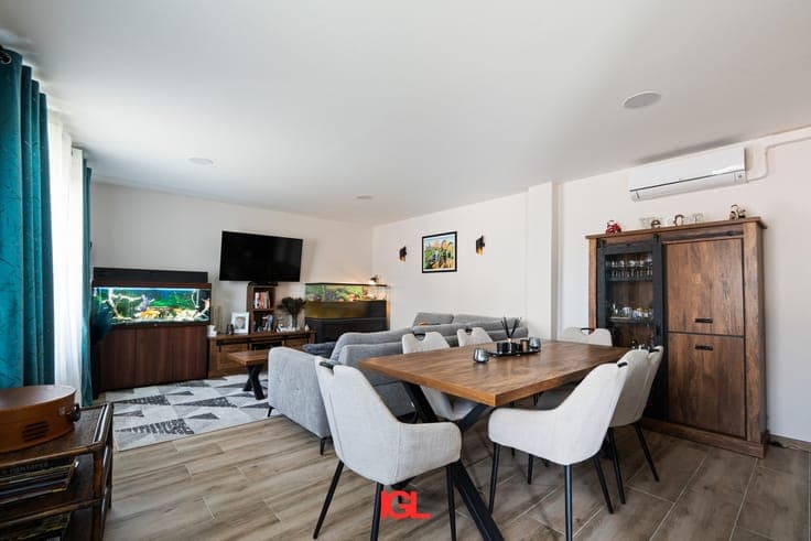 Charming semi-detached house for sale!