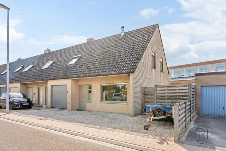 Move-in Ready, Energy-Efficient Semi-Detached Home