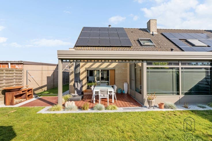 Move-in Ready, Energy-Efficient Semi-Detached Home