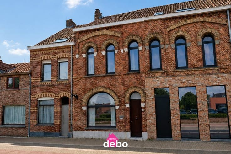 Charmante gezinswoning met historische gevel, garage en u...