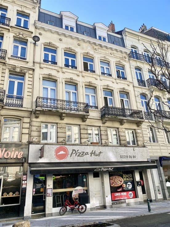 Commercial and investment property in town planning order!