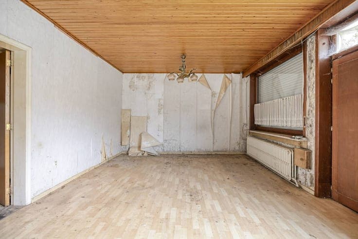 Fully renovated house for sale in Essen center!