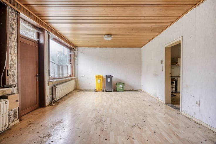 Fully renovated house for sale in Essen center!