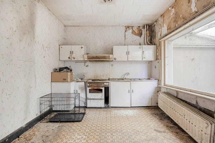 Fully renovated house for sale in Essen center!