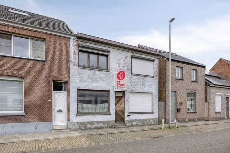 Fully renovated house for sale in Essen center!