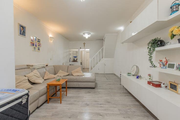 Ruime starterswoning met 4 slaapkamers in Strombeek-Bever...