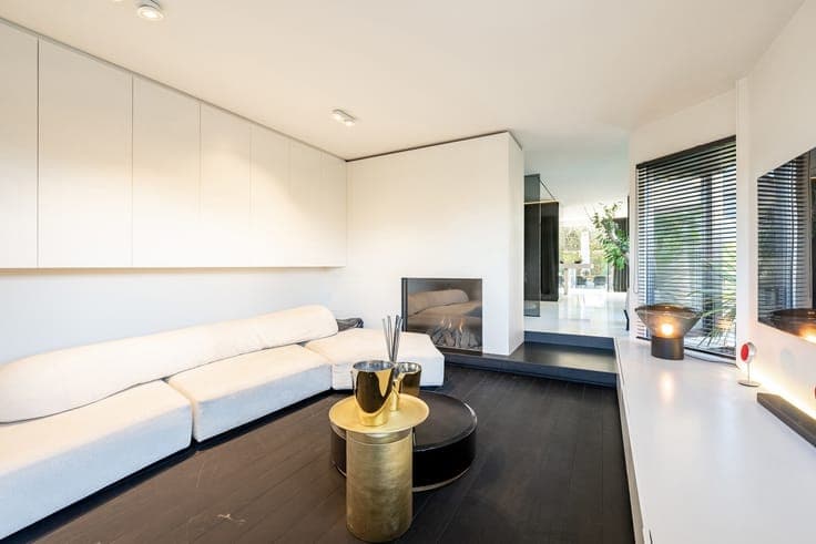 Stylish, ready-to-move-in villa with four bedrooms and a sun